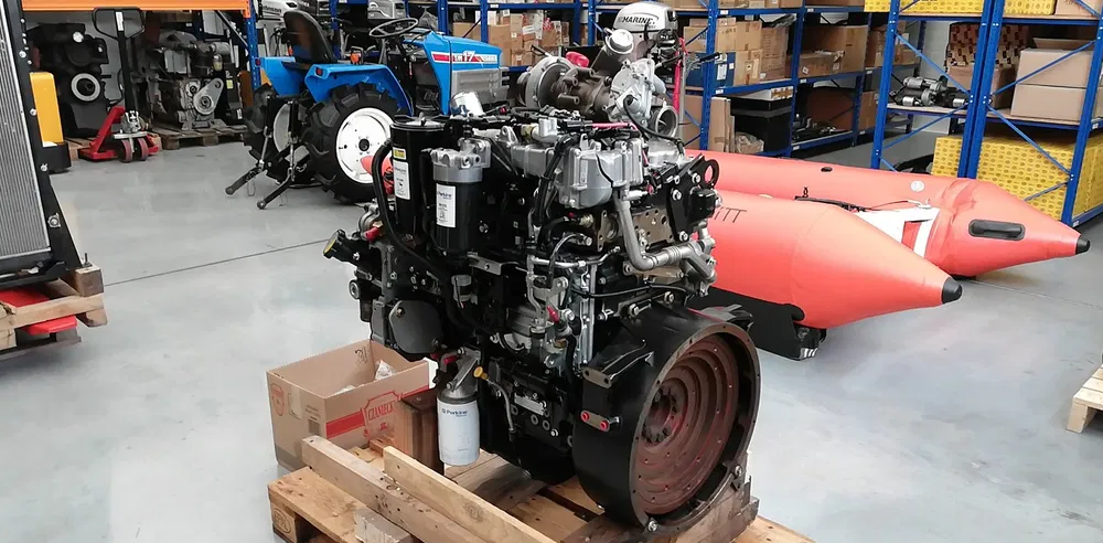 Дизельный двигатель внутреннего сгорания Perkins MK82200