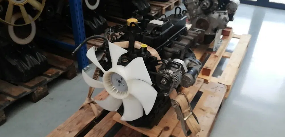 Дизельный двигатель внутреннего сгорания VOLVO D2 2DCAE3