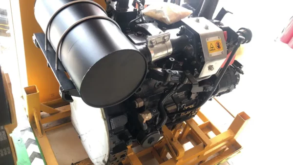 Дизельный двигатель внутреннего сгорания ДВС Komatsu SAA4D95LE-3