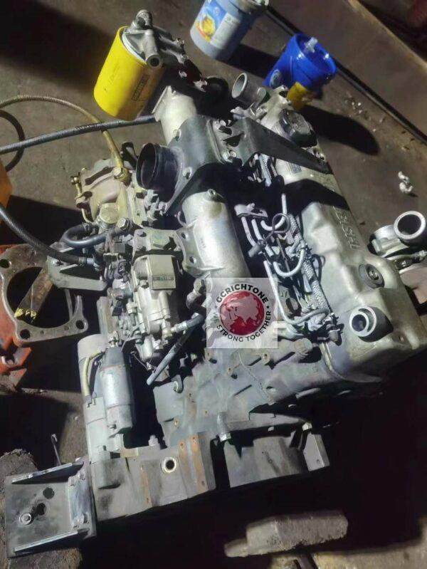 Дизельный двигатель внутреннего сгорания Mitsubishi 4D34 KATO HD 512-3