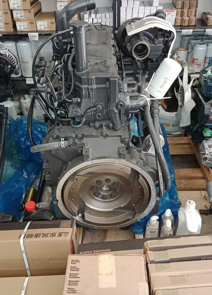 Дизельный двигатель Komatsu saa6d107e-1